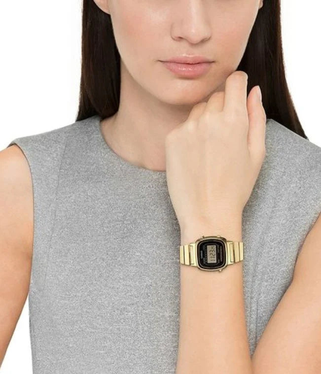 Casio vintage negro dorado hotsell